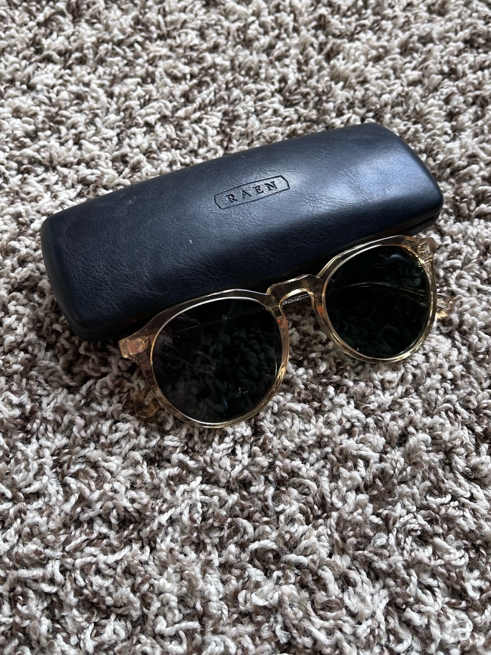 RAEN Remmy Sunglasses - Champagne Crystal / Green Polarized